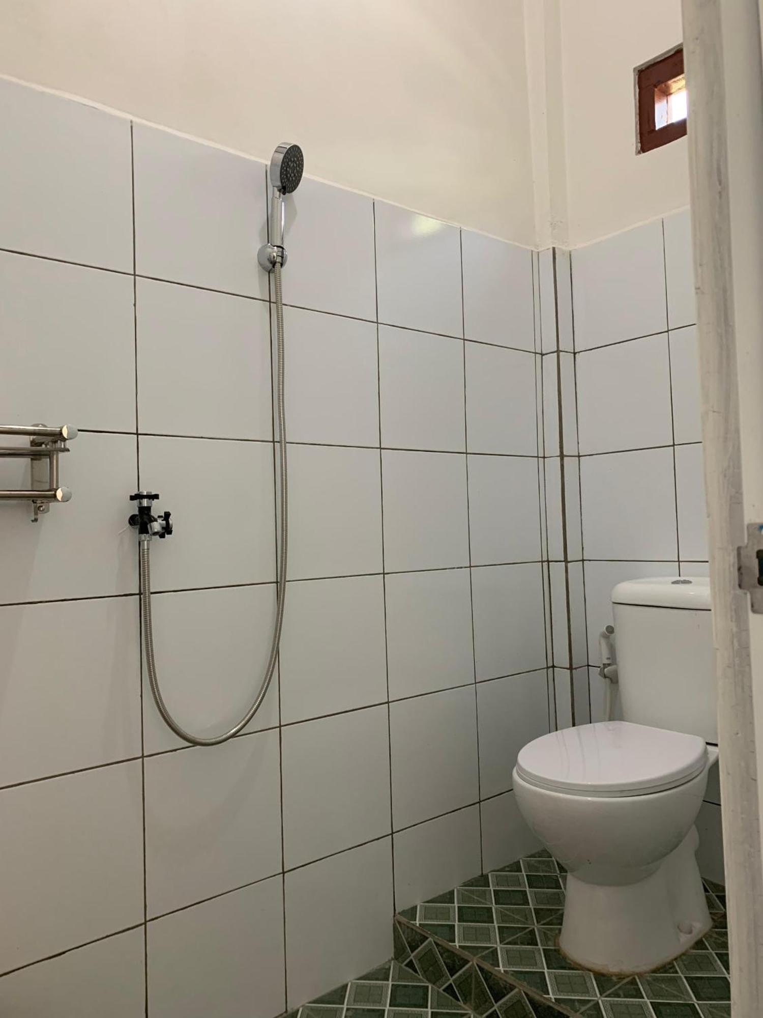 Bertus Guesthouse 라부안 바조 외부 사진